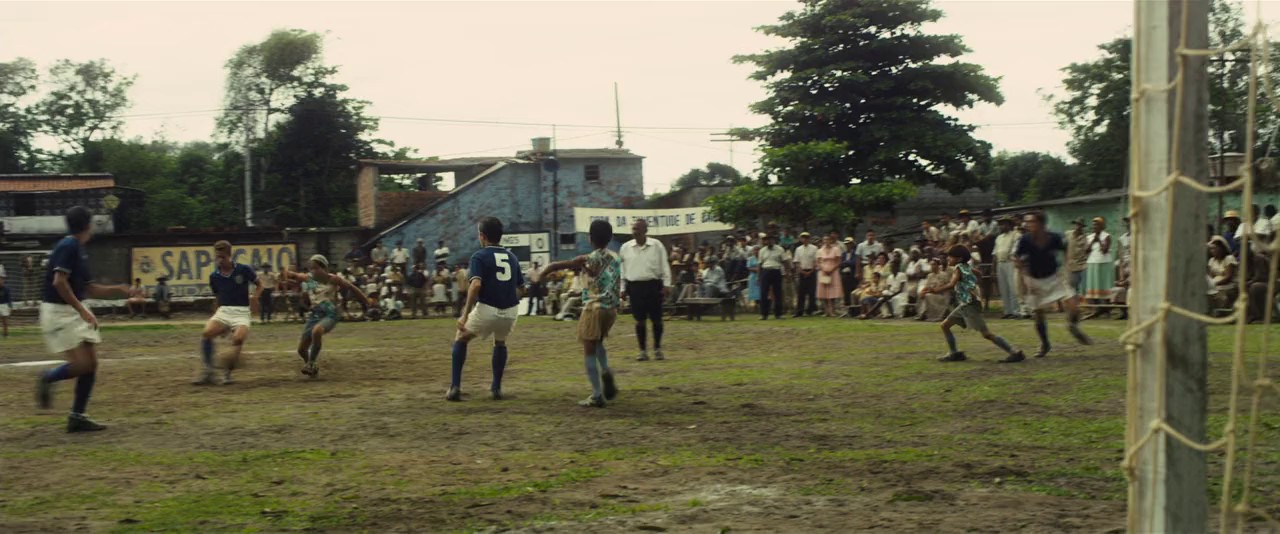 Pelé - Birth of a Legend (2016) BluRay Hin + Eng + Tam + Tel 720p x264 AVC DD 5.1 ESub.mkv.0000